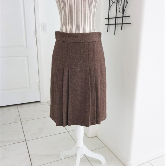 Banana Republic Dresses & Skirts - Banana Republic A-Line Wool Blend Herringbone Pleated Skirt Knee Length Size 2